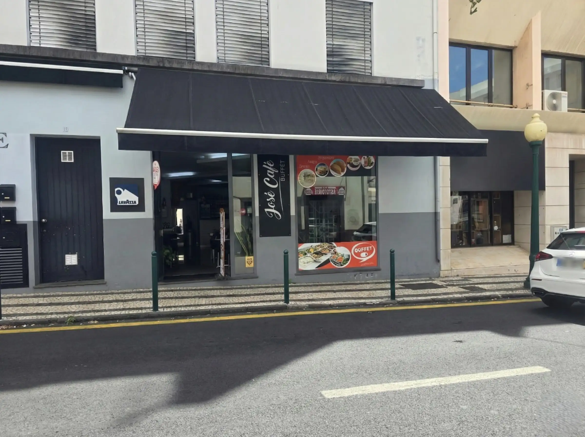 José Café exterior storefront view